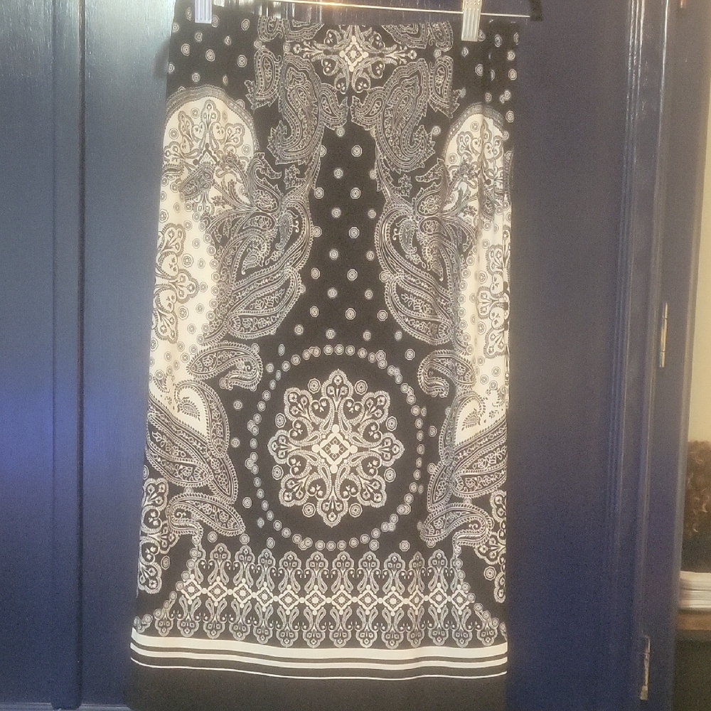 Mlle Gabrielle Elegant Black and White Pencil Skirt